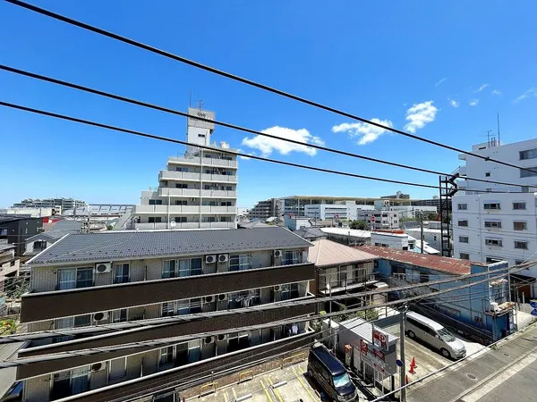 ４階バルコニーから東側を望む