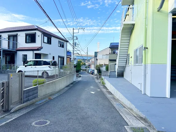 前面道路含む外観