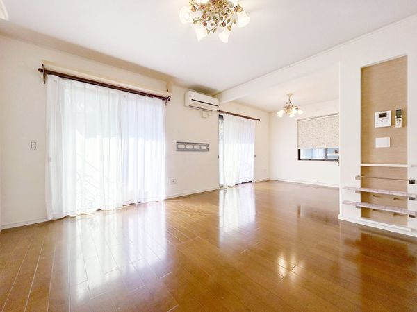 奈良5丁目 戸建 リビング