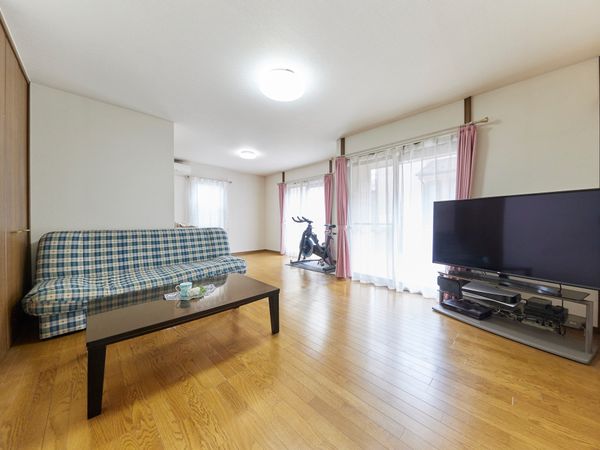 あかね台2丁目 戸建 リビング