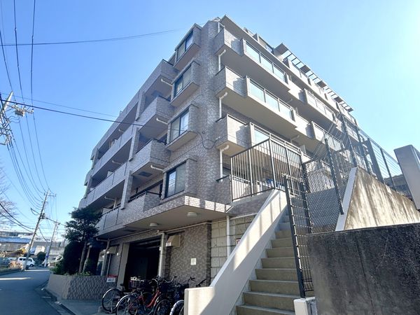 プラハ十日市場 外観