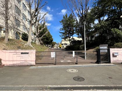 シーアイコートたまプラーザ 横浜市立山内中学校(約490m) 横浜市立山内中学校(約490m)