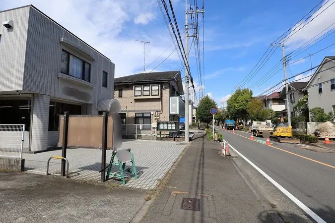 前面道路含む外観