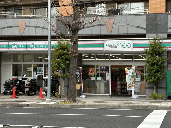 徒歩1分。