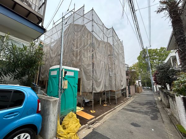 前面道路含む外観