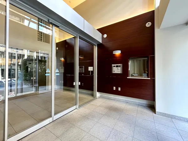 エントランスホール