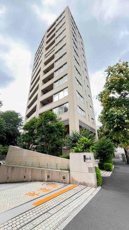 プラウド新宿御苑エンパイア 外観