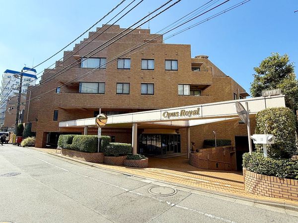 オパスロイヤル 外観 オパスロイヤル 外観