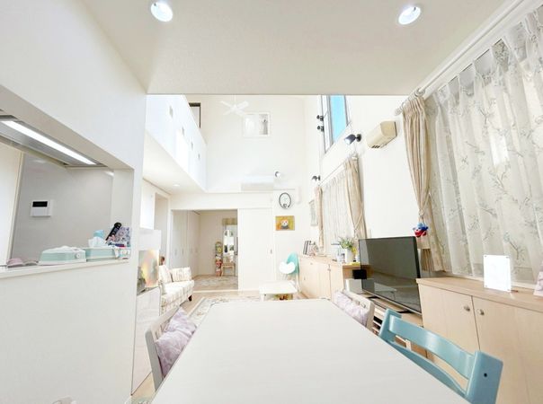 白山2丁目 戸建 リビング