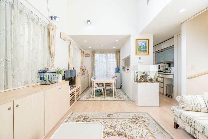 白山2丁目 戸建 リビング