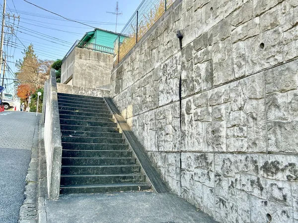 敷地内へのアプローチ