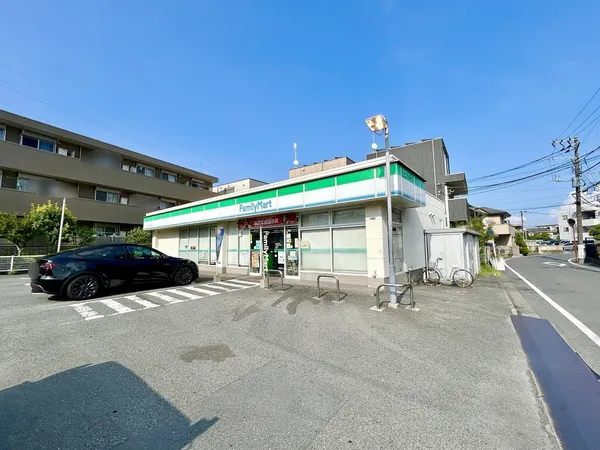 ファミリーマート ニック北加瀬三丁目店