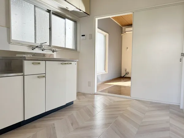 102号室キッチン