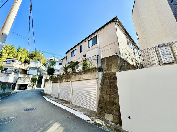 坂口テラス 前面道路含む外観 坂口テラス 前面道路含む外観