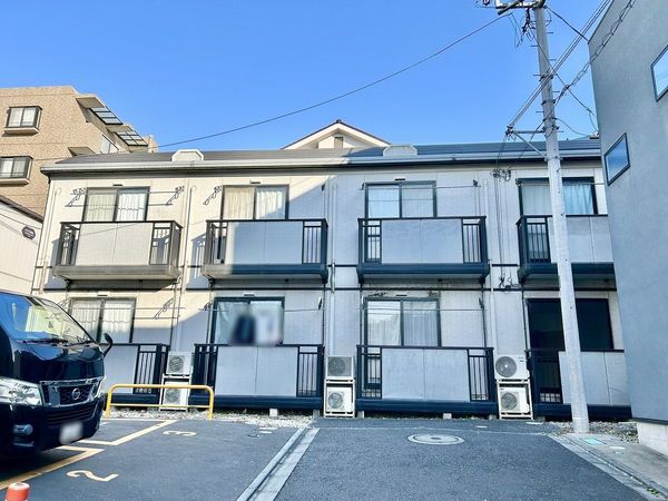 K・T-One 前面道路含む外観