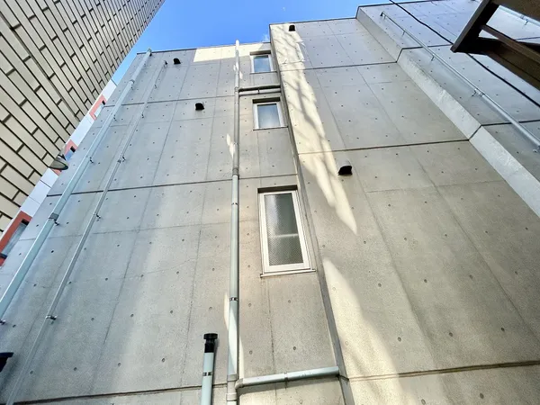 外観／南西側より撮影