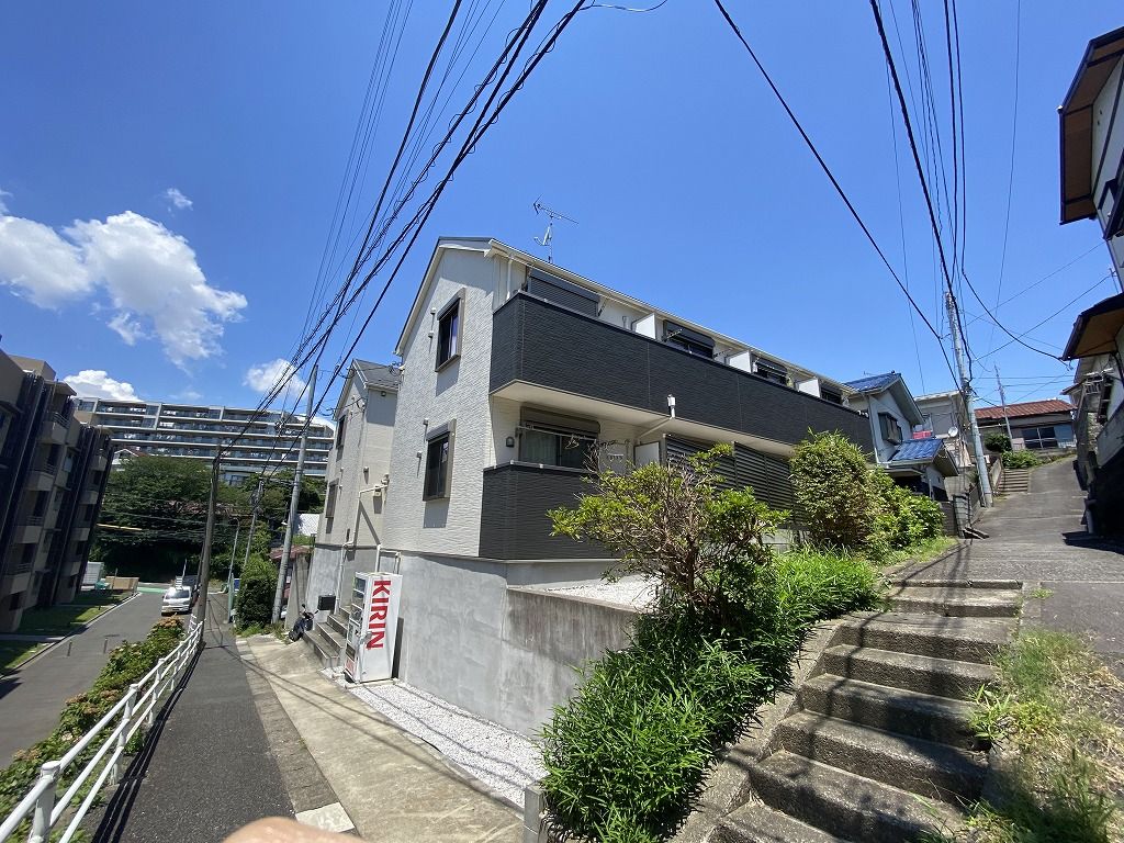 前面道路含む外観