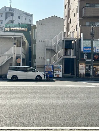 前面道路含む外観