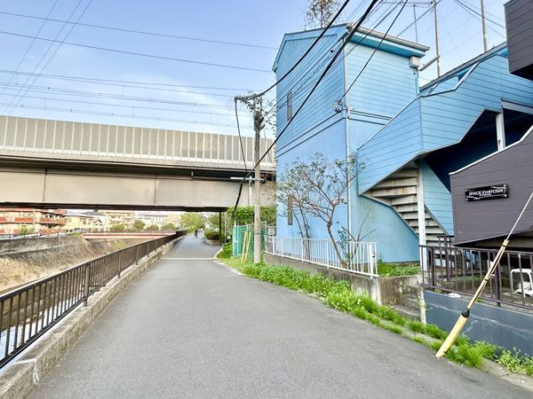 スターヴィラ日吉 前面道路含む外観 スターヴィラ日吉 前面道路含む外観