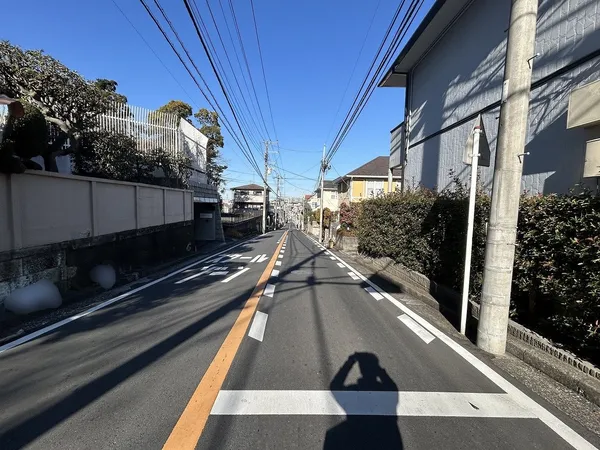 前面道路含む外観