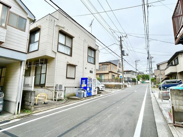 前面道路含む外観