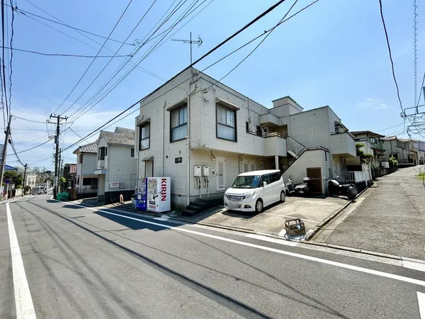 前面道路と外観