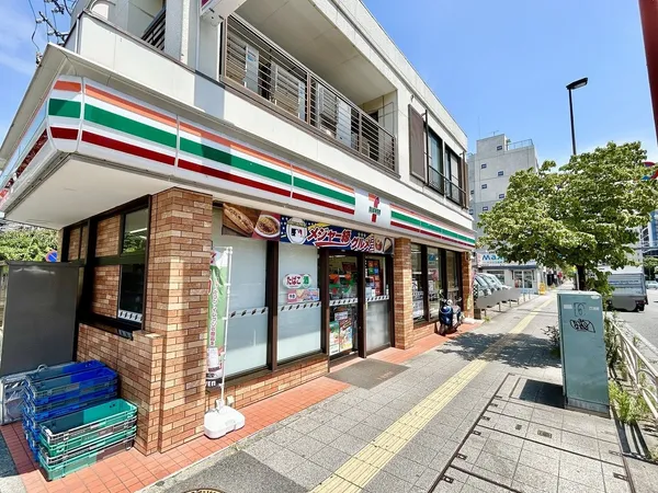 セブン-イレブン横浜峰岡町店