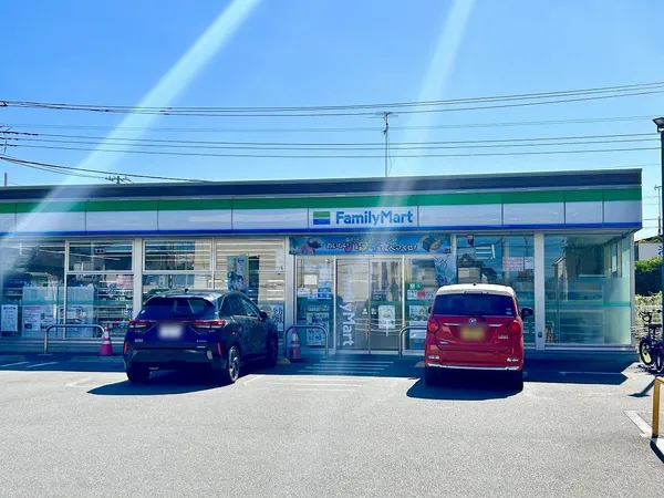 ファミリーマート 日限山四丁目店