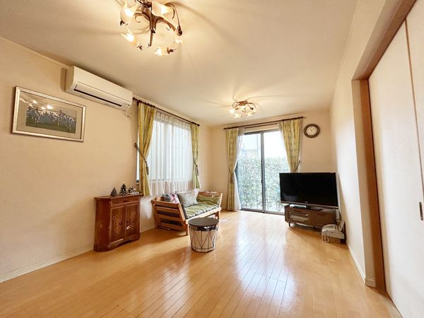 港北区篠原町(戸建) リビング