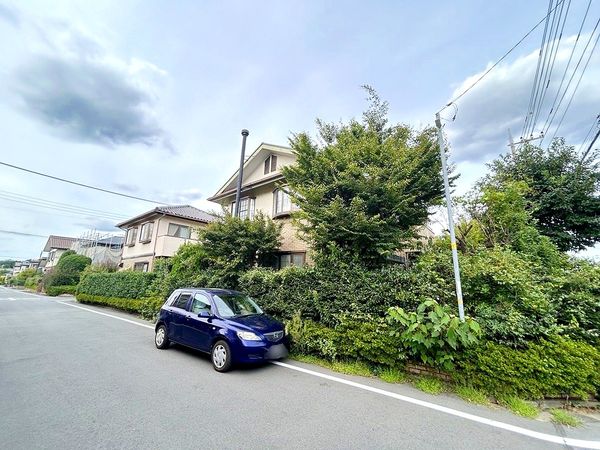 前面道路含む外観