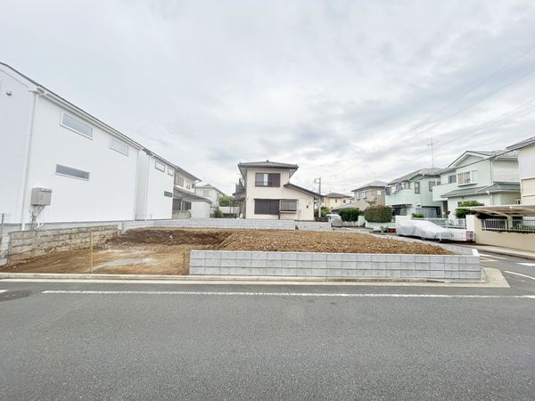 緑区東本郷2丁目(新築戸建)1号棟 前面道路含む外観 緑区東本郷2丁目(新築戸建)1号棟 前面道路含む外観