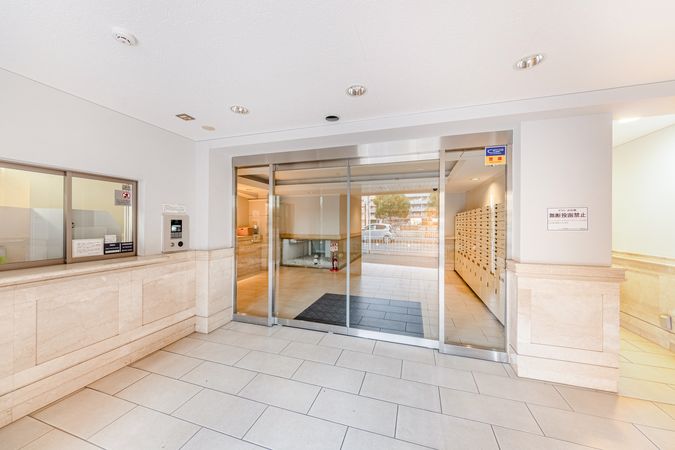 エルズ新横浜 エントランス