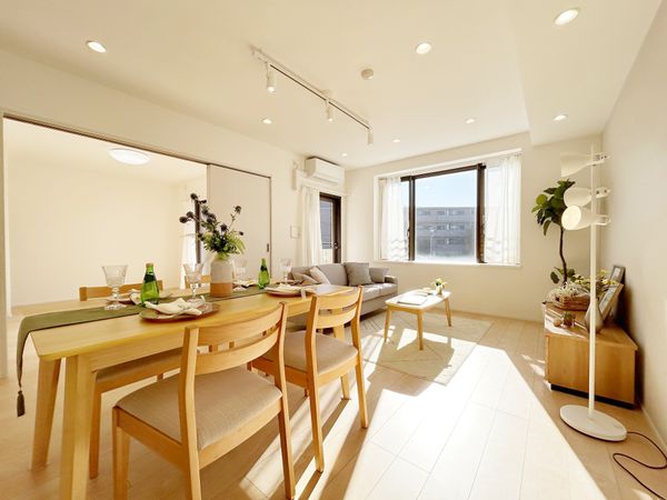 朝日パリオ新横浜 リビング 朝日パリオ新横浜 リビング