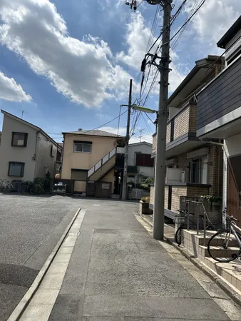 前面道路含む外観