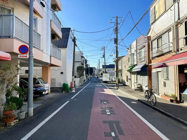 前面道路(北側から)