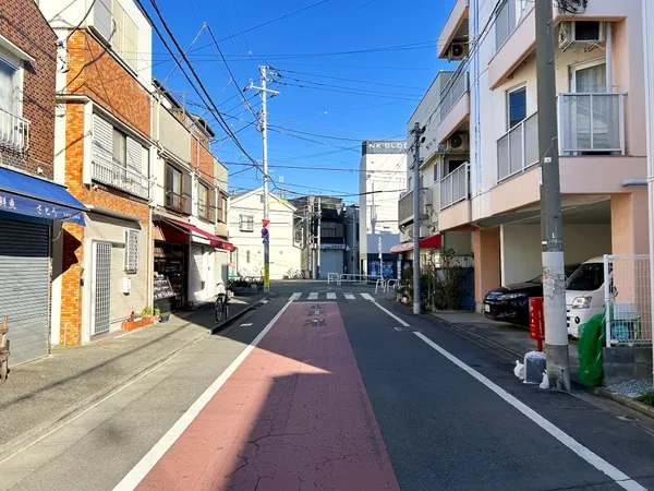 前面道路(南側から)