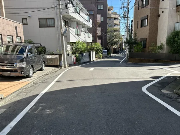 北西側前面道路　公道幅員約６・０ｍ