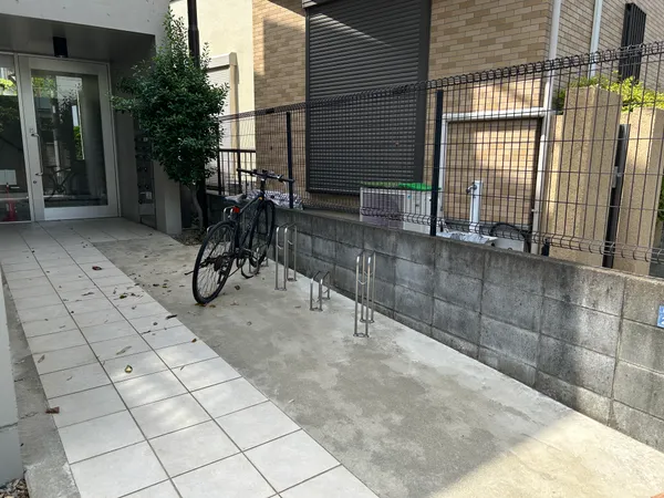 エントランスへのアプローチ