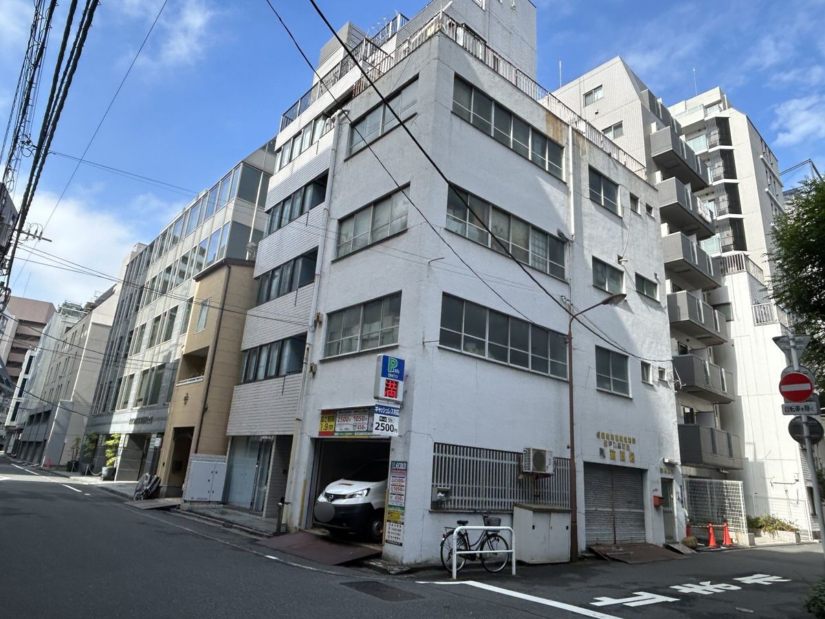 前面道路含む外観