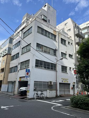 前面道路含む外観