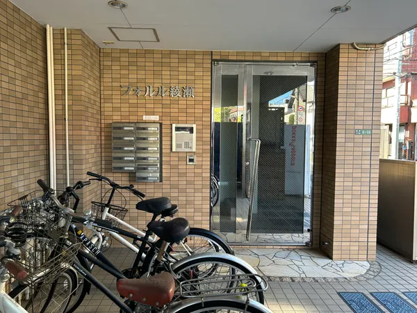 エントランス・駐輪スペース