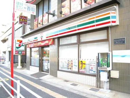 幕張本郷駅周辺にはコンビニ・飲食店が多く便利な住環境。