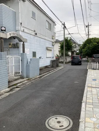 北西側前面道路