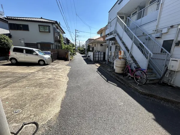 北東側道路