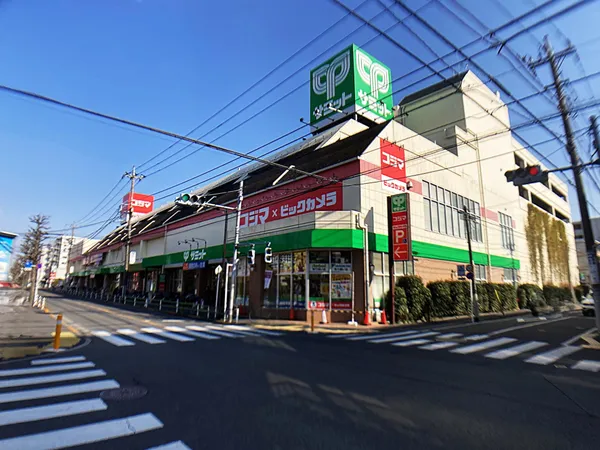 徒歩5分。
