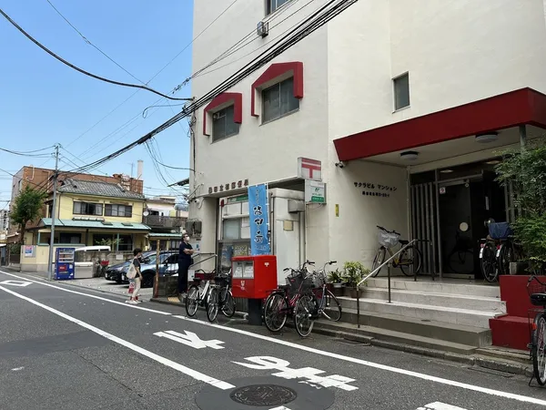 徒歩７分。