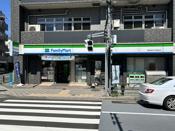 徒歩4分。