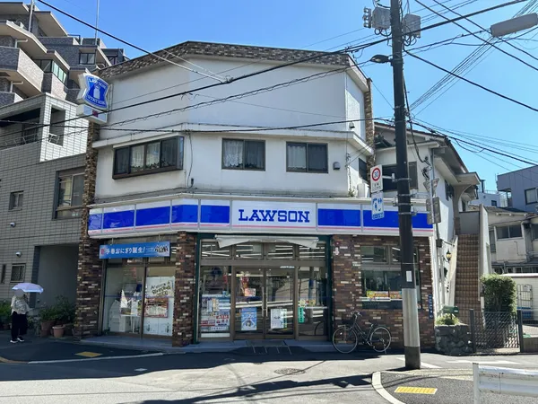 徒歩6分。