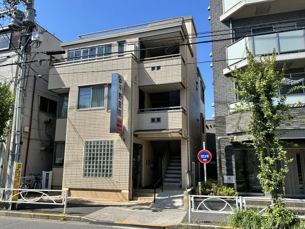 徒歩３分。