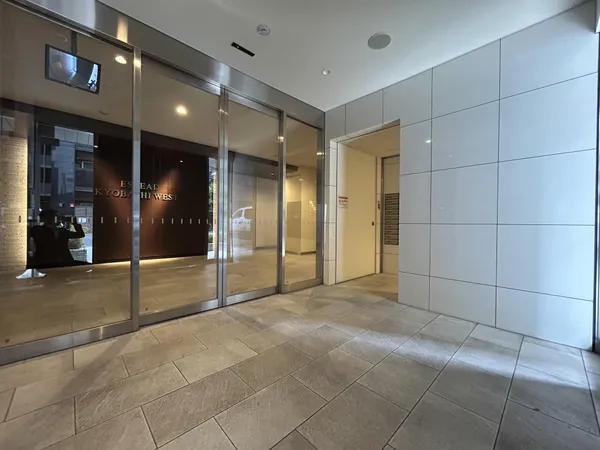 エントランスホール